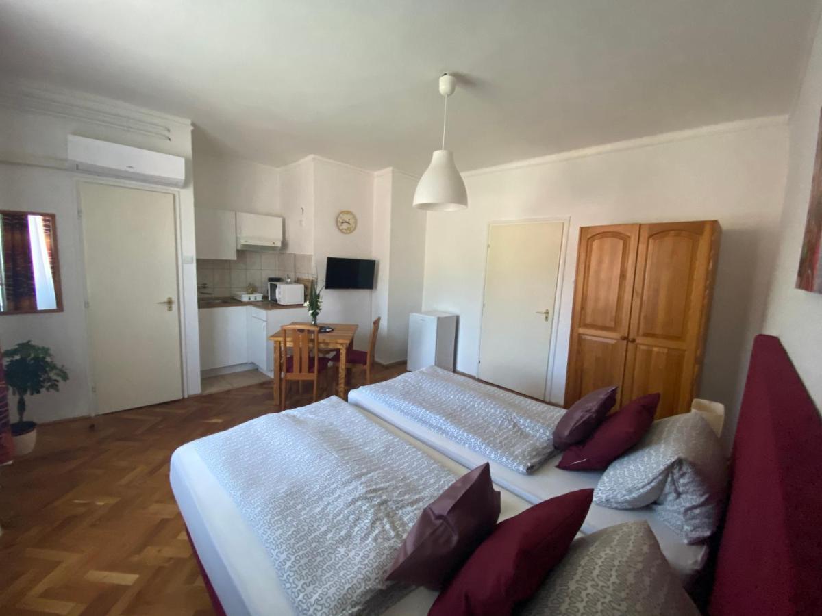 Anonymus Vendeghaz Apartment Siofok Luaran gambar